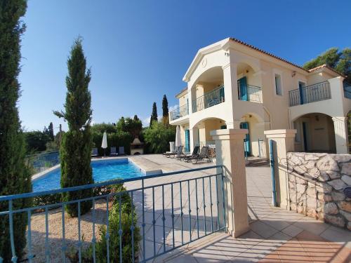 Villa Millianna Self-catering exclusive villa with pool & BBQ gîte à louer Kaligáta