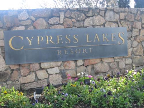 Villa 3br De Saran Villa located within Cypress Lakes Resort