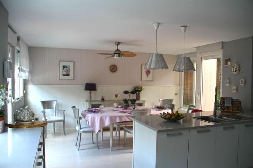  Homenfun Madrid El Plantío, Unterkunft in Madrid