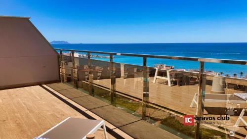 Penthouse with sea view - Los Abedules by Bravos Club