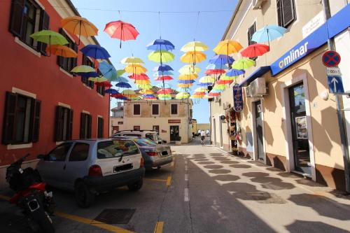 TAMARA, LITTLE ROOM WITH BED, BATHROOM, AIR CONDITIONG, WIFI, PARKING 4
