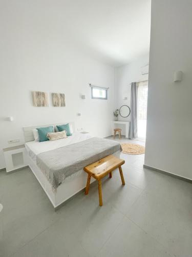 Kirki Rooms Kampos Paros 