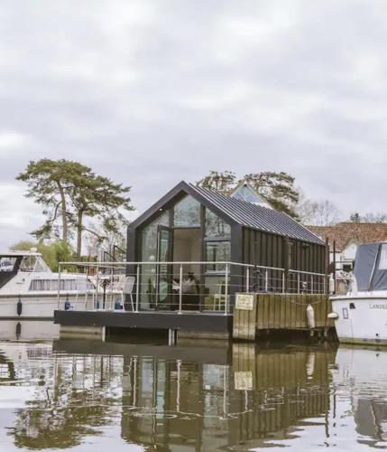Water Cabin With Water Sports Equipment and Bikes, Bath 1