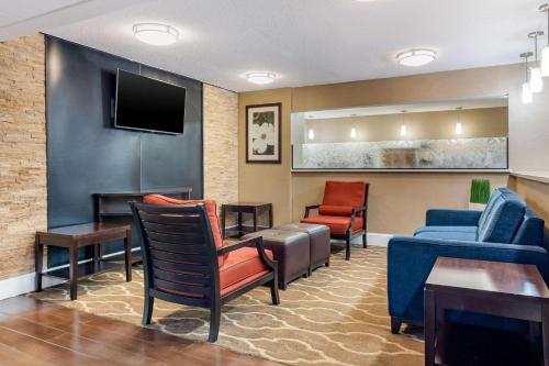 Comfort Inn & Suites Macon North I-75