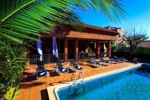 GERANIS VILLA ONLY FAMILIES Planet Costa Dorada