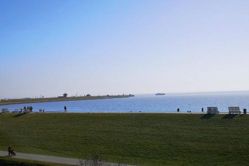 Apartment with Sea View image 9