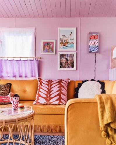 Fun Barbie Inspired, 6 Berth Caravan - Camber Sands Holiday Park, near the Beach, Camber