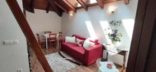 1 queen bed, 1 twin bed, 1 sofa bed