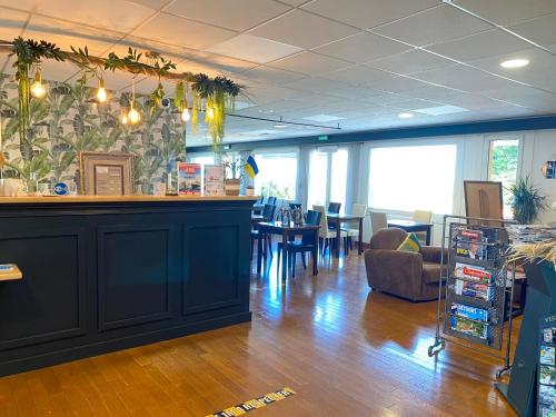 Előcsarnok, SHELDER Hotel - CHERBOURG EN COTENTIN - Equeurdreville in Cherbourg-Octeville