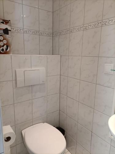 One-Bedroom Apartment image 10