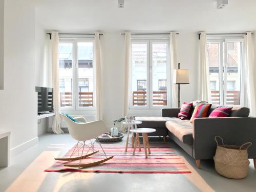 Bright City Design House!, Antverpy