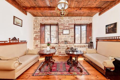 Kotor Nest - main image