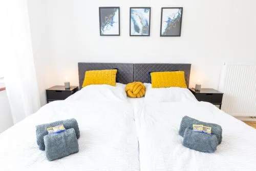 Rhein-Lahn Living - Modernes Design - Kontaktloser Zugang - Zentrale Lage nahe Rhein und Martinsburg - Apartments mit Küche & Wohnzimmer in Lahnstein, Deutschland