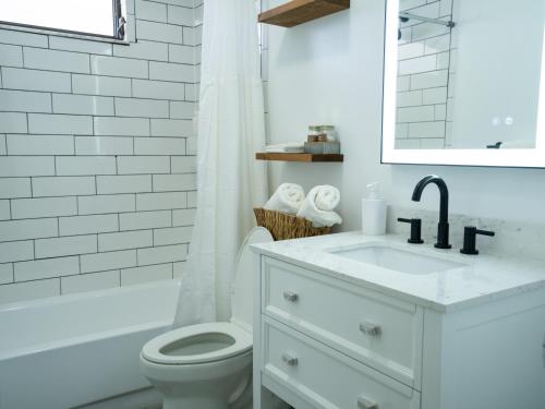 LARGO RETREAT 3bed 2bath close to CLEARWATER BEACH in Largo, USA