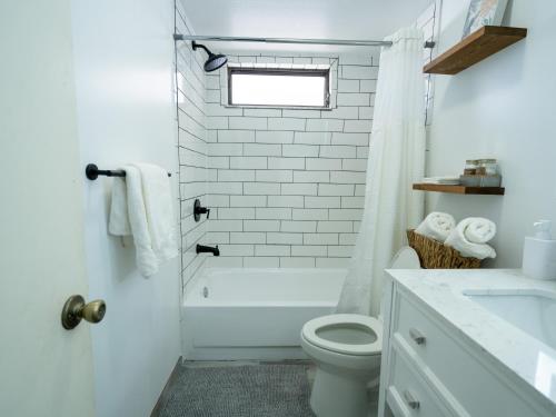 LARGO RETREAT 3bed 2bath close to CLEARWATER BEACH in Largo, USA