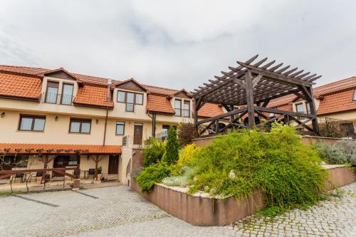 Petrény Borpanzió - image 4