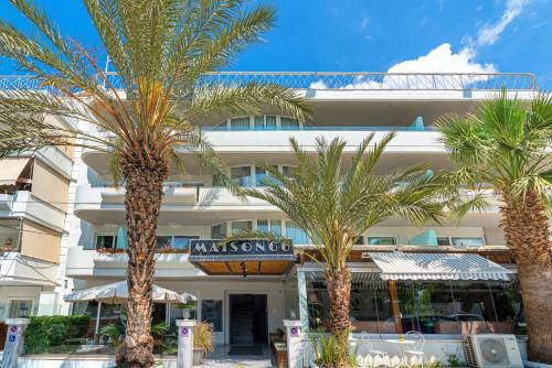 Maison 66, Riviera Hotels, Atény