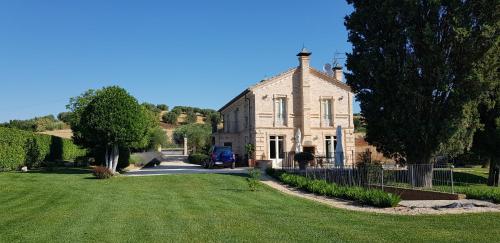 Elegant and Cosy Country Villa with Large Garden gîte à louer Provincia di Pescara