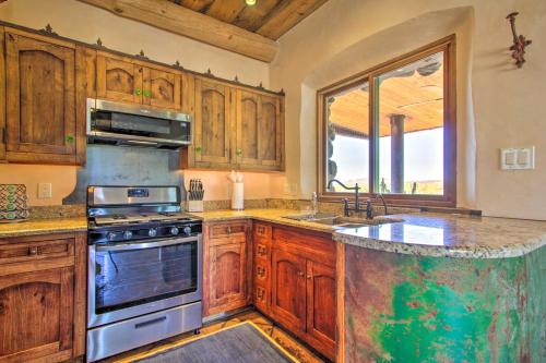 Unique Phoenix Abode with 2-Tier Patio and Grills, Anthem (fotografie 5)