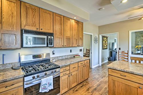 Family-Friendly Terra Alta Home with Lake View! in Terra Alta