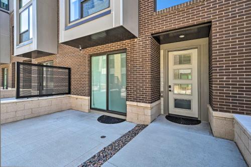 Denver Townhome with Rooftop Deck Walk to Lake in West Colfax