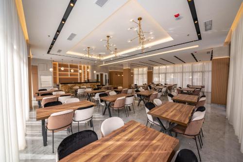 Храна и напитки, Merar Hotel in Golem