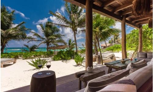 Beachfront Chuku house in Tulum beach