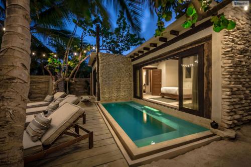 Beachfront Chuku house in Tulum beach