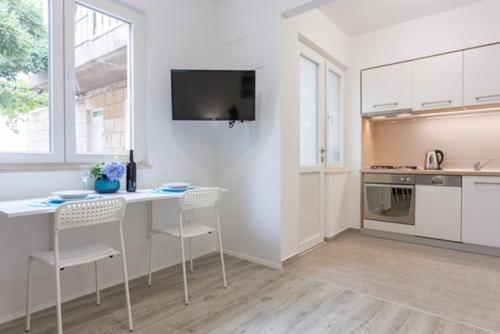 Apartment R&R 4