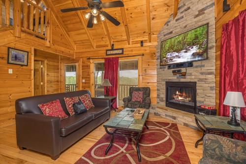 Luxurious Log Cabin Nestled in the Great Smoky Mountains, Sevierville