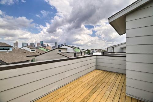 Spacious Townhome Less Than 2 Mi to Downtown Houston! in Houston, USA