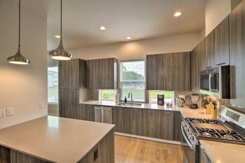 Spacious Townhome Less Than 2 Mi to Downtown Houston! in Houston, USA
