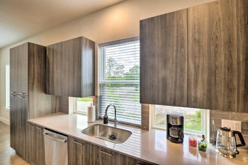 Spacious Townhome Less Than 2 Mi to Downtown Houston! in Houston, USA