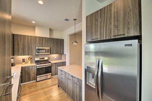 Spacious Townhome Less Than 2 Mi to Downtown Houston! in Houston, USA