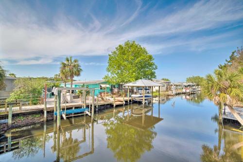 Newly Remodeled Gem on Homosassa River Canal! in Homosassa, USA