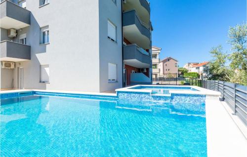 Stunning Apartment In Podstrana With 2 Bedrooms, Wifi And Outdoor Swimming Pool - Podstrana