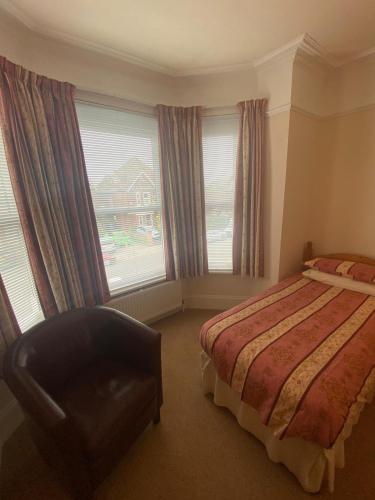 Small Twin Room room in Landguard Lodge