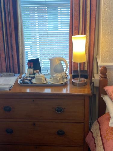 Small Double Room image 3
