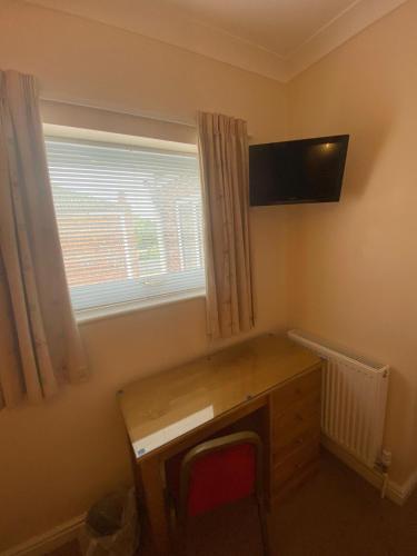 Small Single Room image 4