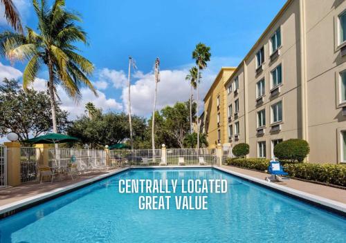 La Quinta Inn & Suites by Wyndham Sunrise Sawgrass Mills