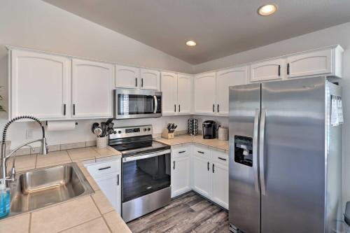 Lake Havasu Hideaway with Pool and Putting Green! - image 11