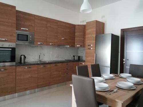 Κουζίνα, The Premier Suite - Fully Airconditioned - Ample Parking in Ναξαρ