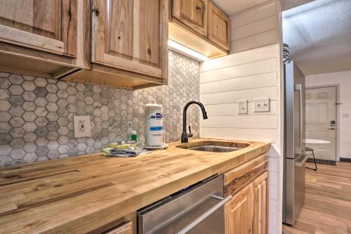 Walk Downtown! Gatlinburg Condo with Patio and Pool Walk Downtown! Gatlinburg Condo with Patio and Pool