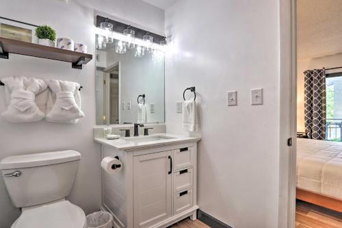 Modern Gatlinburg Condo with Patio Walk to Downtown in Gatlinburg, USA