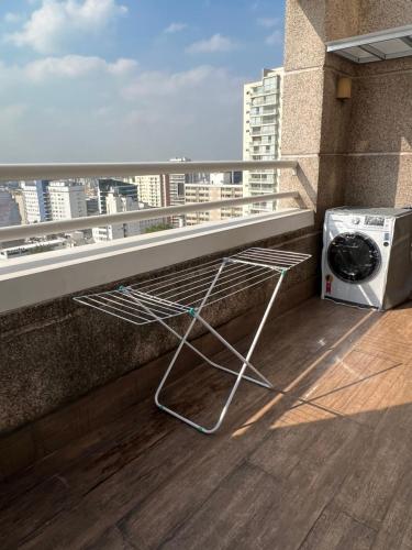 Family Suite with Balcony image 2