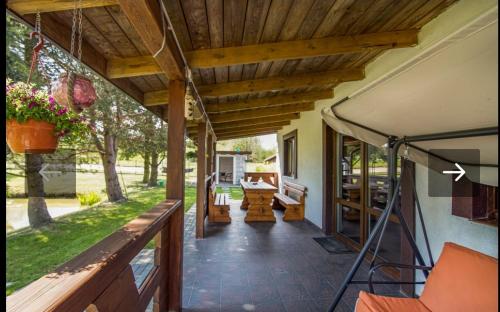 陽台/露台, Biały domek nad stawem (Bialy domek nad stawem) in 奧爾茲廷市中心