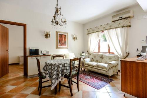 Napoli Charming Apartments Salvator Rosa Cool and Sweet Parking on request, Neapel (Foto 10)