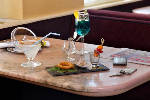 Contact Hotel de France Contres-Beauval-Cheverny - 바/라운지
