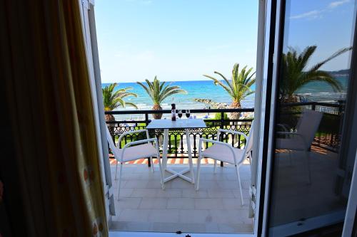 Nadia's Studios & Apartments in Argasi, Sea-View 3