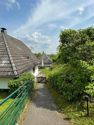 Ferienhaus am See im Bergland